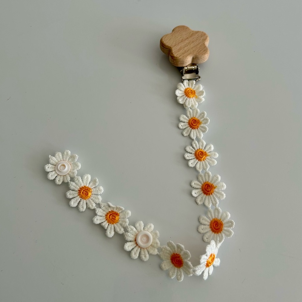 NEW - Floral Pacifier Clip with Daisies